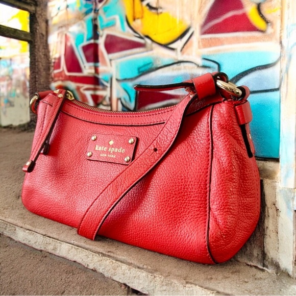 Kate Spade Berkshire Road Gabriella Red Currant
Pebbled Leather Crossbody - Picture 3 of 9